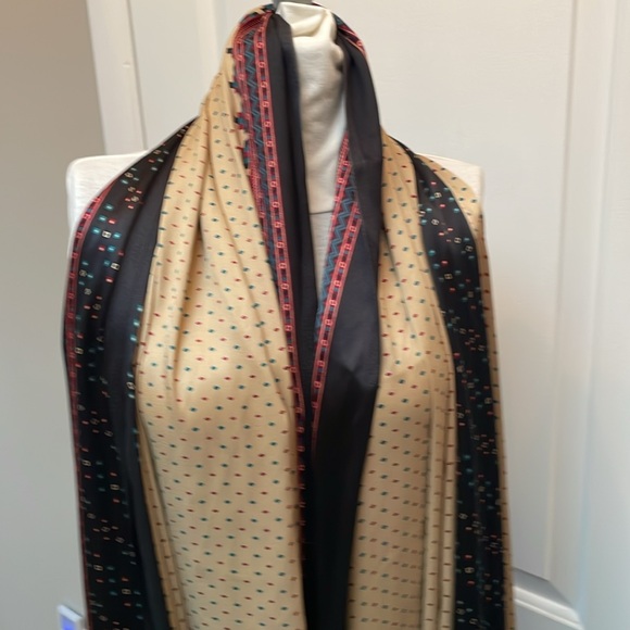 Suhani Collection Silk-Touch Fabric for Saree or Dress - Picture 3 of 7